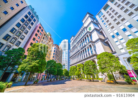 日本東京都市風景 東京市中心連續7天炎熱...就像仲夏一樣，蔚藍的天空在意大利街頭蔓延... = 7月1日 91613904