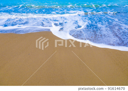 白浪沖向摩托納海灘和摩托納海灘的海灘。海灘休息後(千葉縣城南町) 白浪沖向摩托納海灘和摩托納海灘的海灘。海灘休息後(千葉縣城南町) 91614670