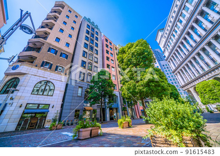 Tokyo cityscape of Japan 7 consecutive hot days in central Tokyo ... It's like midsummer, an Italian town with a blue sky ... = July 1st Tokyo cityscape of Japan 7 consecutive hot days in central Tokyo ... It's like midsummer, an Italian town with a blue sky ... = July 1st 91615483
