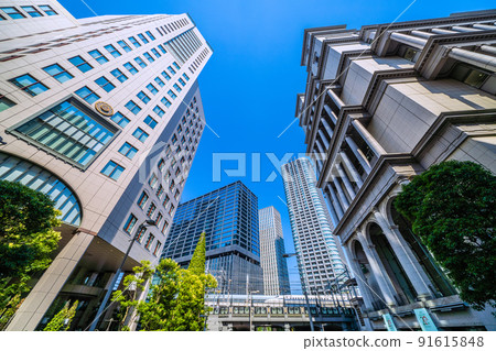 日本東京城市景觀連續7天炎熱...從Moment Shiodome和Winds Shiodome之間看新幹線= 7月1日 日本東京城市景觀連續7天炎熱...從Moment Shiodome和Winds Shiodome之間看新幹線= 7月1日 91615848