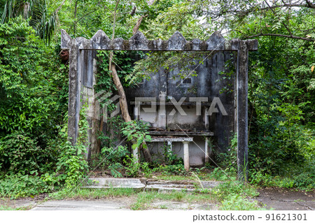 Abandoned small chapel in the cemetery of the old town of Armero destroyed by an avalanche caused by the Nevado del Ruiz Volcano in 1985 in Colombia 91621301