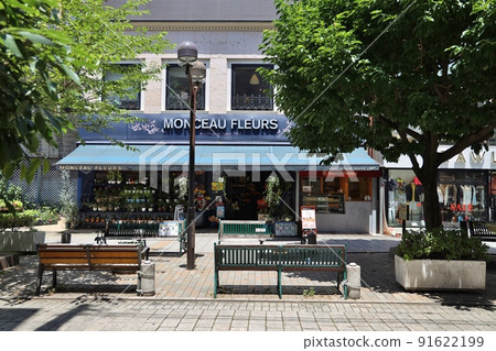 Jiyugaoka bench 91622199