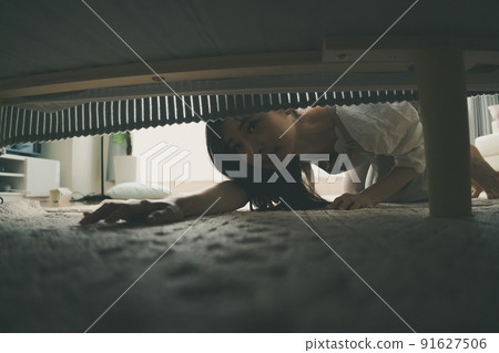 看床底下的女人 91627506
