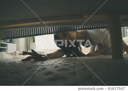 看床底下的女人 91627507
