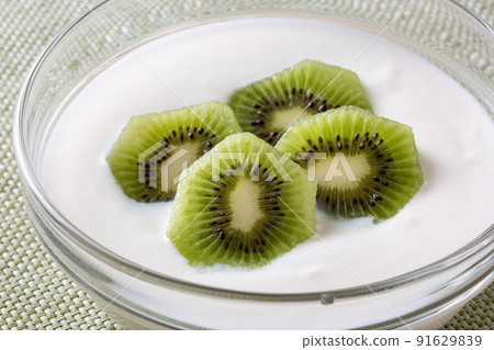 Kiwi Yogurt Kiwi Yogurt 91629839