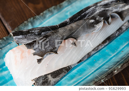 鯛魚海帶收緊。用海帶夾住鯛魚刺身，放置數日的料理。 91629993