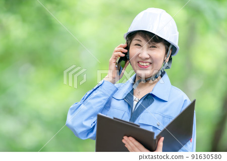職業女性工作服頭盔智能手機 91630580