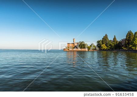 Montfort Castle in Langenargen am Bodensee, Lake Constance, Baden-Wuerttemberg, Germany Montfort Castle in Langenargen am Bodensee, Lake Constance, Baden-Wuerttemberg, Germany 91633458