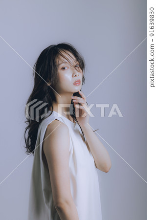 Beautiful woman 91639830