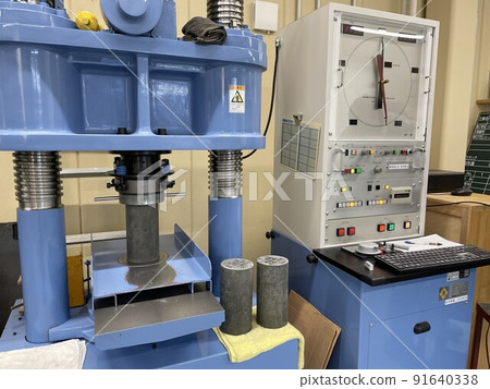 Concrete compressive strength test 91640338