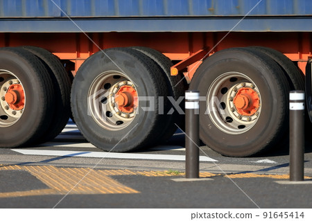 卡車車輪圖像 91645414