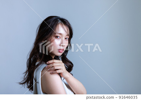 Beautiful woman 91646035