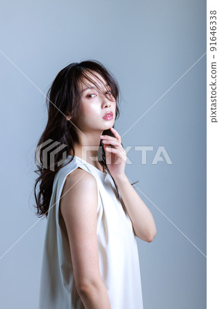 Beautiful woman 91646338