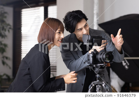 Shooting studio photographer 91646379