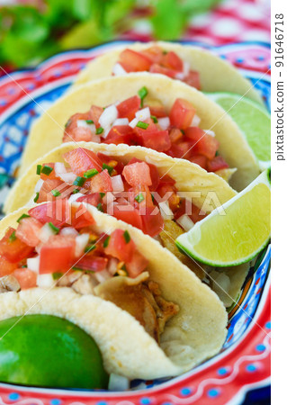 Delicious Mexican tacos 91646718
