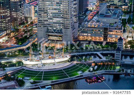 [Kanagawa] Yokohama Minatomirai at night 91647785