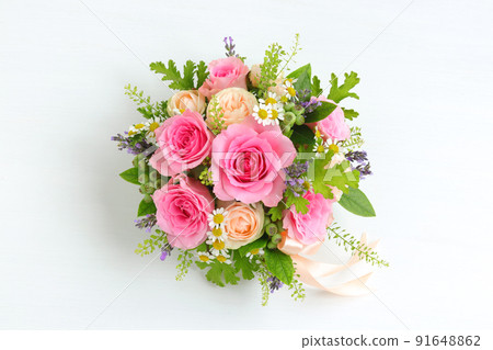 Natural bouquet of pink roses Natural bouquet of pink roses 91648862