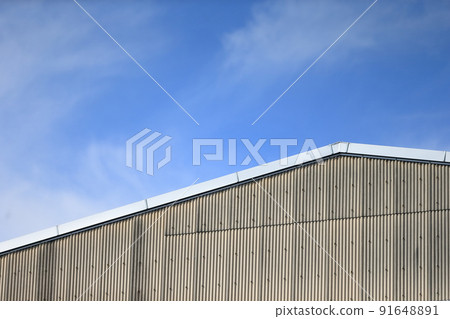 Image of the outer wall of the factory 91648891