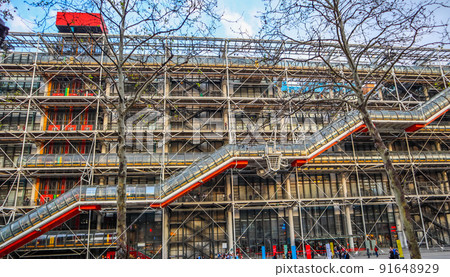 Paris / France - April 06 2019 91648929