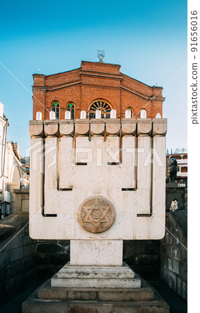 Large Hanukkah Menorah At Entrance To Great Synagogue Of Tbilisi Great Synagogue In Tbilisi, Also Sephardic, Or Synagogue Of Jews From Akhaltsikhe - Main Synagogue Of Jewish Community In City. Great 91656016
