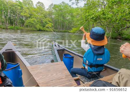初夏可以劃獨木舟的釧路川源頭 91656652