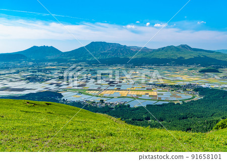 熊本縣阿蘇市阿蘇山-從大觀峰看去- 熊本縣阿蘇市阿蘇山-從大觀峰看去- 91658101