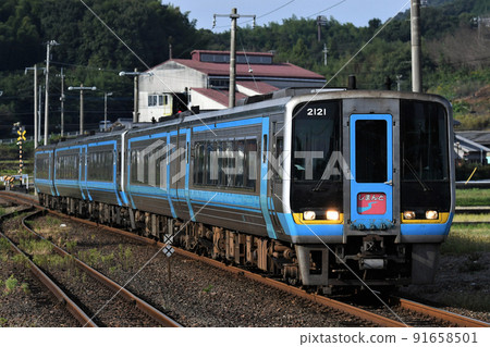 2000 series limited express "Shimanto" "South wind" 2000 series limited express "Shimanto" "South wind" 91658501