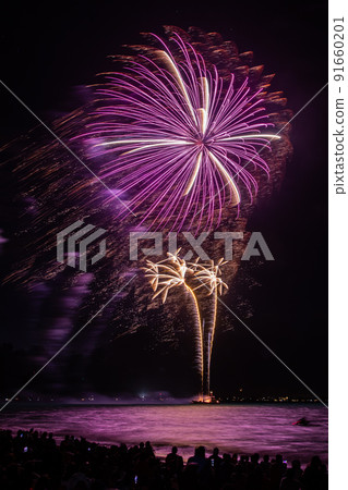 獨立日凱盧阿海灘煙花 獨立日凱盧阿海灘煙花 91660201