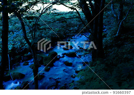 玉簾瀑布,山腳下的清流 玉簾瀑布,山腳下的清流 91660397