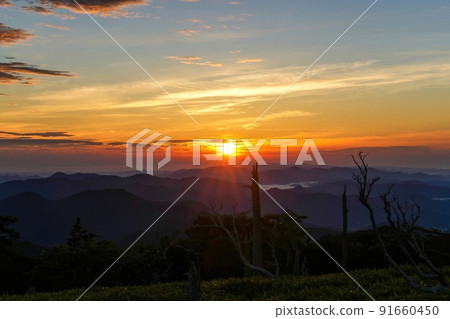 Miraculous Diamond Fuji scene seen in June from Mt. Odaigahara Masaki Pass @ Nara 91660450