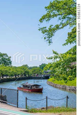 天氣晴朗時探索彥根城護城河的船屋 | 滋賀縣彥根市 91661724