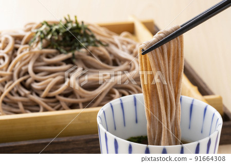 吃日本扎魯蕎麥麵 吃日本扎魯蕎麥麵 91664308