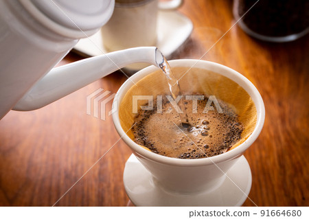 To make coffee To make coffee 91664680