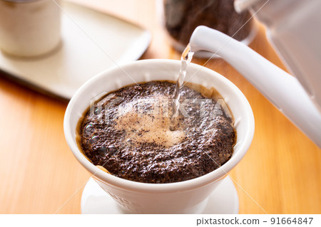 To make coffee 91664847