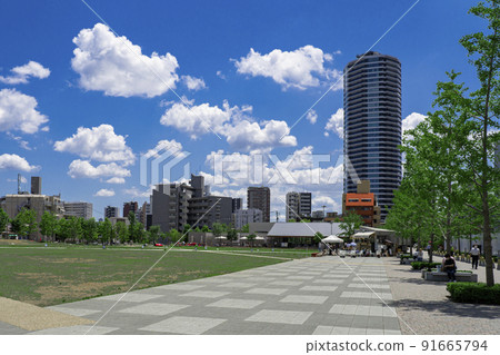 Ike Sun Park in Higashiikebukuro, Toshima-ku and the surrounding cityscape Ike Sun Park in Higashiikebukuro, Toshima-ku and the surrounding cityscape 91665794