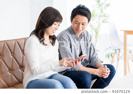 Couple / Family / Couple / Living / Lifestyle Couple / Family / Couple / Living / Lifestyle 91670129