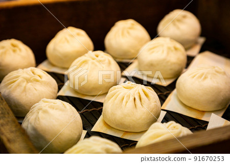 在大阪非常受歡迎的豬肉包子的製造過程 91670253