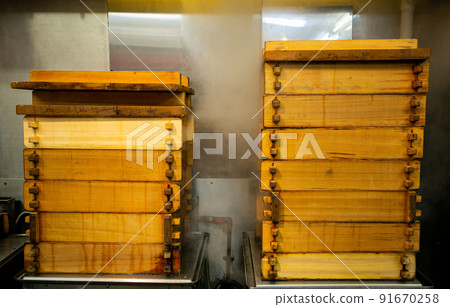 用蒸鍋蒸出大阪人氣的豬肉包子 用蒸鍋蒸出大阪人氣的豬肉包子 91670258