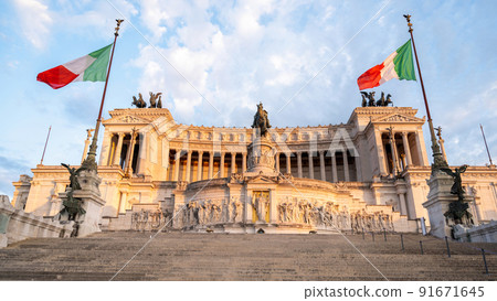 Victor Emmanuel II Monument in Rome at sunset, Italy 91671645