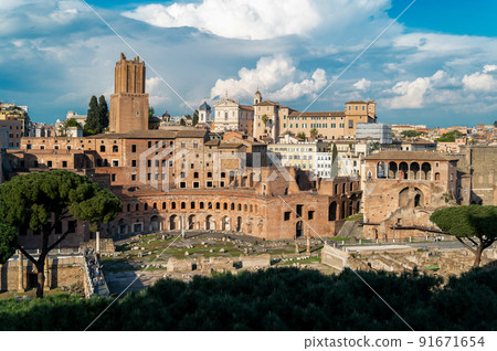 View of the Roman Forum in Rome, Italy 91671654