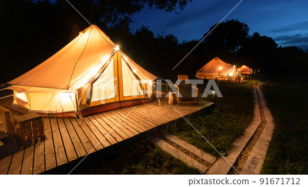 Tents at glamping, night Tents at glamping, night 91671712