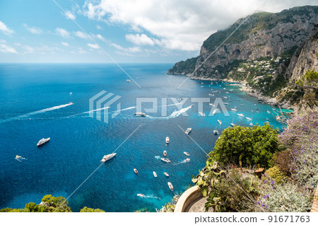 Tyrrhenian sea coast of Capri, Italy Tyrrhenian sea coast of Capri, Italy 91671763