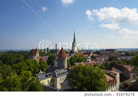 Panoramic view of Tallinn, Estonia 91679278