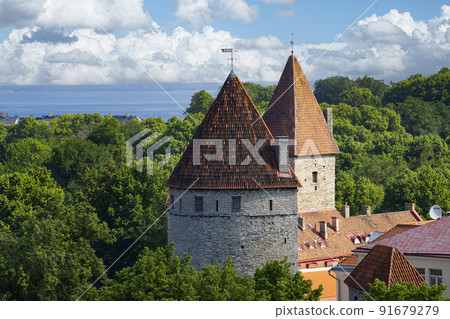 Panoramic view of Tallinn, Estonia 91679279