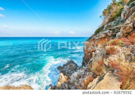 Amazing seascape of Guidaloca Beach near Castellammare del Golfo. 91679592