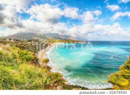 Unbelievable seascape of Guidaloca Beach near Castellammare del Golfo. 91679593