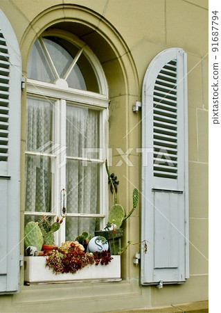 A window A window 91687794