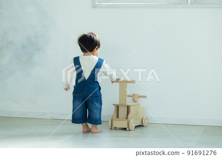 1歲和2歲男孩 1歲和2歲男孩 91691276