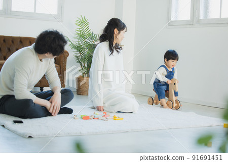 Family Living 91691451