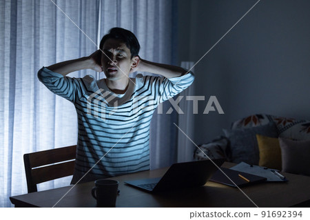 Image of being in trouble due to a power outage during telework Image of being in trouble due to a power outage during telework 91692394